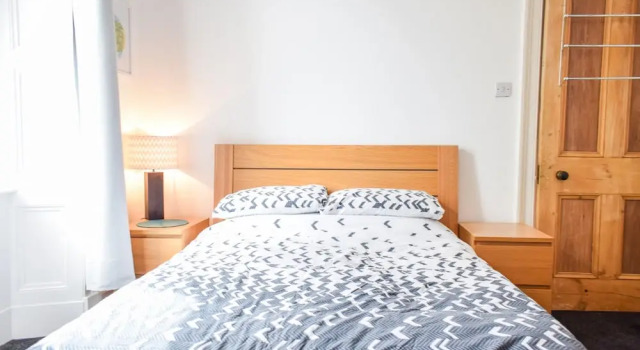 1 Bedroom Apartment in Traditional Edinburgh Tenement, Забронировать Апартаменты/квартира Отели Эдинбурга с парковкой, рядом с City Observatory, Парковка