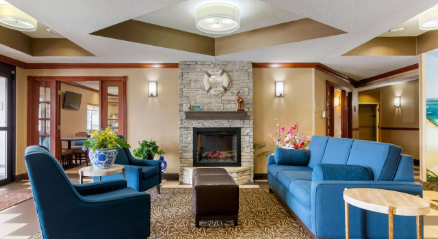Comfort Suites Stevensville, Book Hotel Hoteller i Stevensville med pool, Swimmingpool