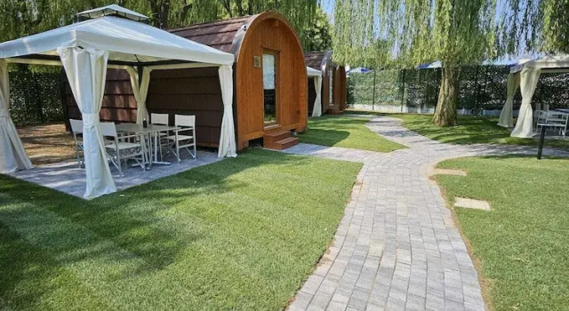 Коттедж Deluxe VICOLUNGO Glamor Lodge & Spa Ondaland waterpark
