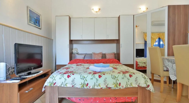 Apartment 1374