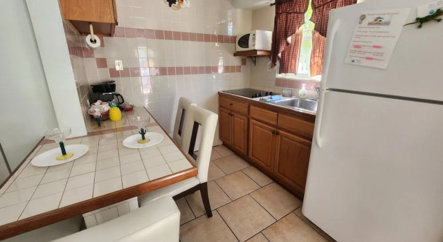 Четырёхместные апартаменты c 1 комнатой Silver Sands Motel