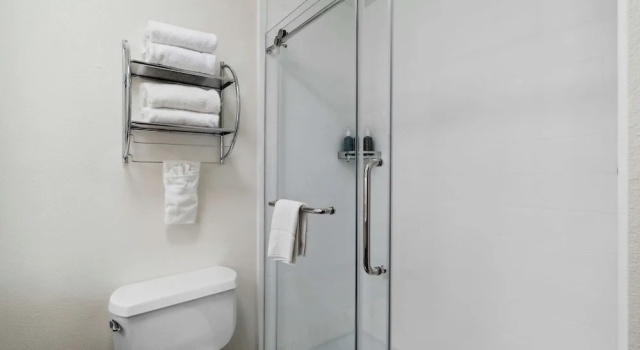 Номер Deluxe Sonesta Essential Vacaville Napa Valley