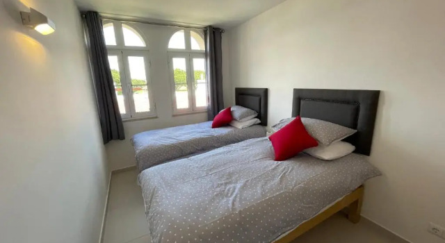 Orange Tree - Stylish 2 Bedroom Apartment in Old Village