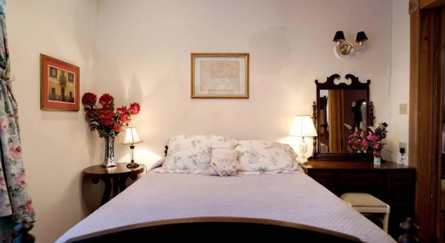 Antoinettes Cottage Bed and Breakfast, Забронировать Дом для отпуска Виллы Greater San Antonio, Вилла