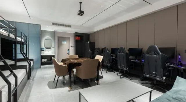 Кровать в общем номере с видом на город i Electronic Sports Hotel (Zhengzhou East High-Speed Rail Station)