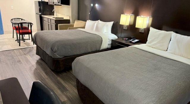 Quality Inn and Suites Livonia, Boek Hotel  