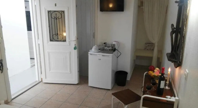 Moments rooms, Prenota Affittacamere Adamas Milo