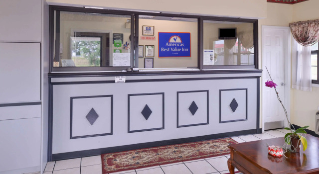 Americas Best Value Inn Wildersville, Buchen Sie Gasthaus Mini-Hotels in Wildersville, Gasthaus