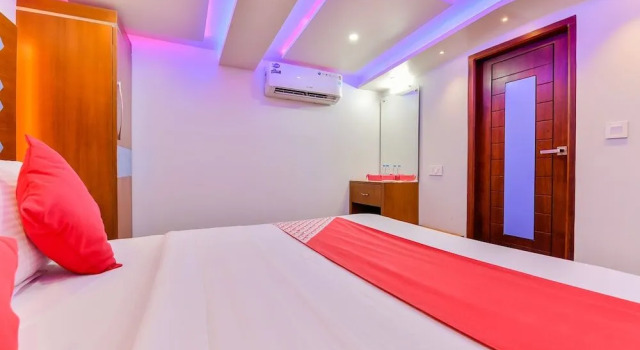 OYO 22759 Houseboat Luxury Smart Gold 6 BHK