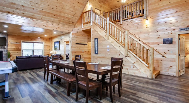 Swimming Bears Lodge 2 with Pool, Hot Tub and Theater