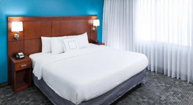 Люкс Courtyard by Marriott Hattiesburg