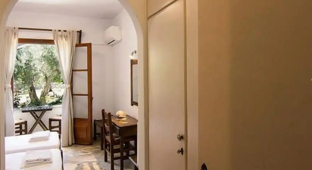 Номер Economy Naftilos Skiathos