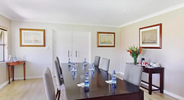 Студия с красивым видом из окна Vetho 2 Apartments OR Tambo Airport