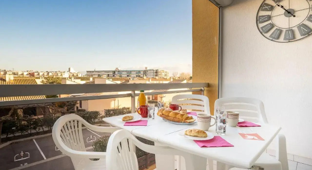 Studio Voiles d'Or-Gênois-3, Rezerwuj Apartament Hotele w Camargue z parkingiem, Parking