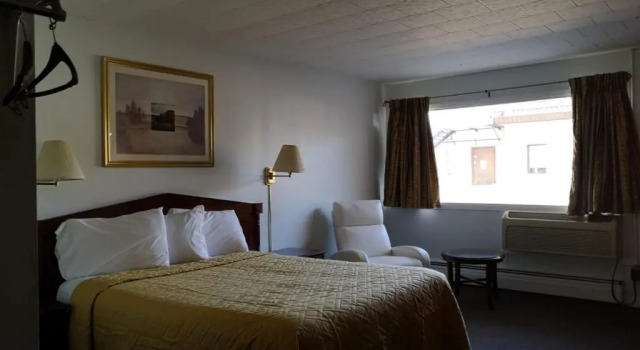 Travel Inn, Varaa Hotelli Hearst Ontario