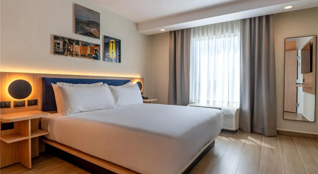 Двухместный люкс c 1 комнатой Hampton by Hilton Torreon Airport-Galerias