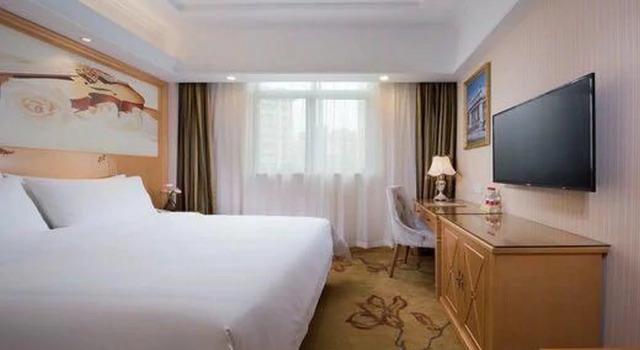 Vienna Hotel Shanghai New International Expo Center Xiuyan Road Metro Station, Varaa Hotelli Zhoupu Shanghai