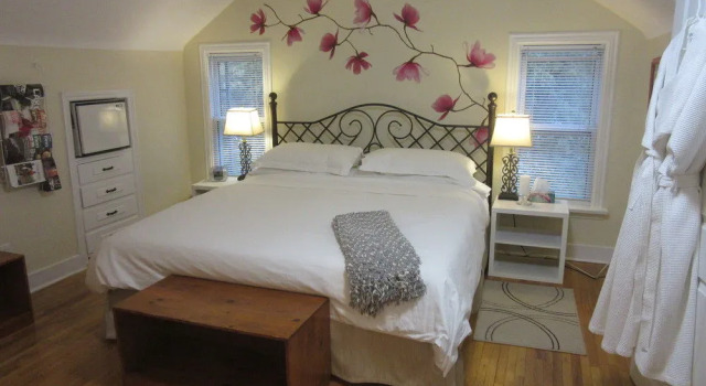 Carbonnel Bed & Breakfast, Rezervasyon Otel Niagara Wine Region Ontario