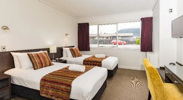 Апартаменты Heartland Hotel Haast
