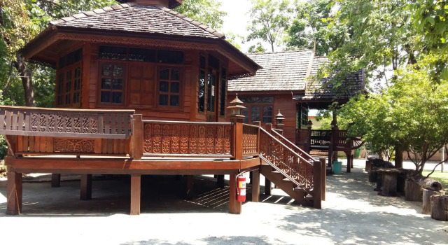 Green View Resort, Varaa Lomakeskus Hotellit North-Eastern Thailand pysäköinnillä, Pysäköinti