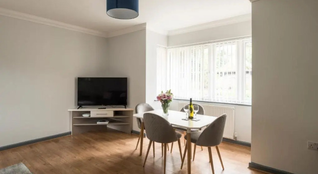 Bassett Green by Viridian Apartments, Varaa Huoneisto Asunnot kohteessa Merseyside, Huoneisto