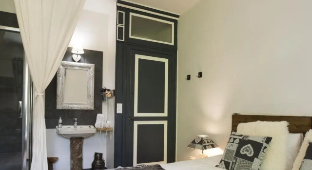 Baccara Lodge, Rezerwuj Hotel Hotele w Arengosse z basenem, Basen