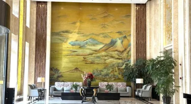 Xinlianxin Jingya Hotel, Rezerwuj Hotel Hotele w Chifeng z parkingiem, Parking