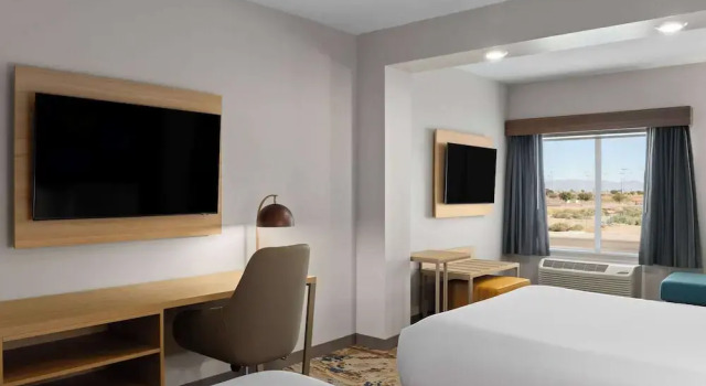 Люкс La Quinta Inn & Suites by Wyndham Yuma