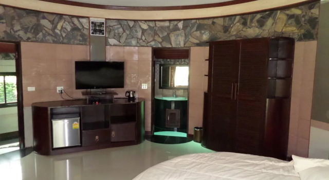 Two Tiger Resort & Spa