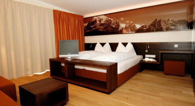 Двухместный номер Superior с балконом и с видом на горы Dolomitenblick alps boutique hotel