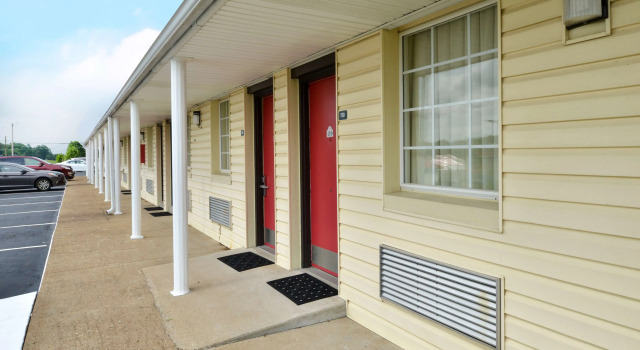 Americas Best Value Inn Wildersville, Buchen Sie Gasthaus Mini-Hotels in Wildersville, Gasthaus