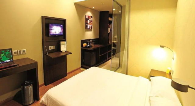Двухместный номер Standard Keys Select by Lemon Tree Hotels, Hosur Road, Bengaluru