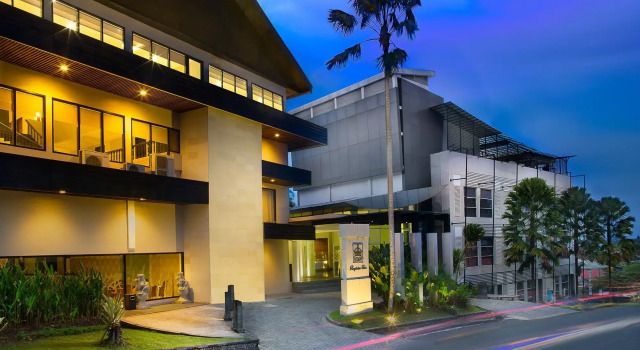 Grand Kecubung Hotel, Rezervovat Hotel Hotely v Kalimantan s parkováním, Parkování