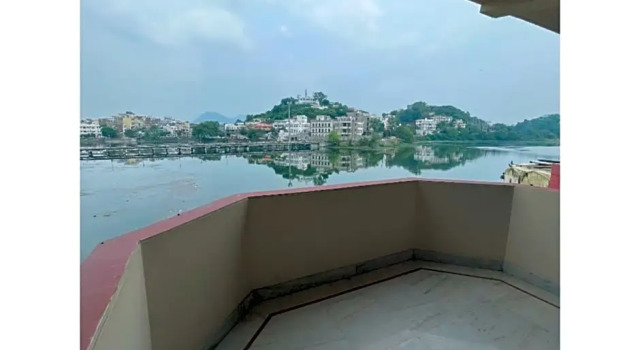 Двухместный номер Standard с балконом Rajdarshan - A Lake View Hotel in Udaipur