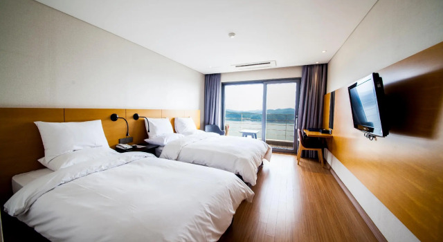 Номер Executive Asia Lakeside Hotel
