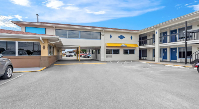 Days Inn Jacksonville NC, Varaa Mini-hotelli Jacksonville Pohjois-Carolina