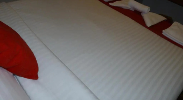 Двухместный номер No window Cocoon @ International Inn + Apartments