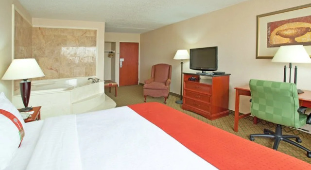 Holiday Inn Muskegon Harbor, Rezerwuj Hotel Muskegon Michigan