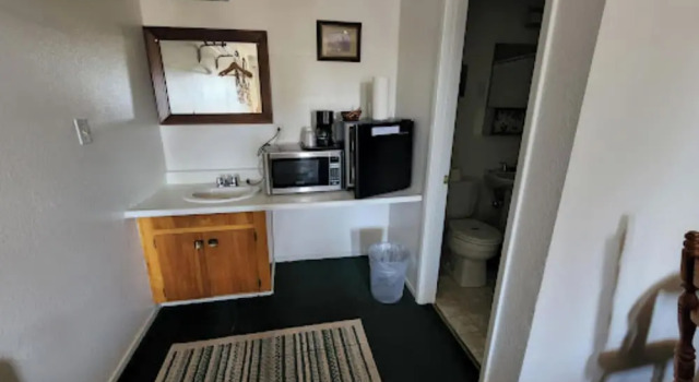 Номер Standard Columbia Inn Motel CA 49
