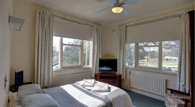 Lancefield Guest House, Book Guesthouse  