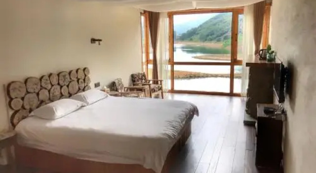 The Lake View Deyishe Resort in Thousand Island Lake, Book Ferieresort Resorthoteller i Chun'an, Ferieresort