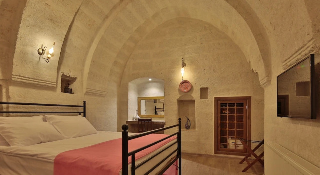 Люкс с 2 комнатами с балконом и с видом на горы Jacobs Cave Suites - Cappadocia