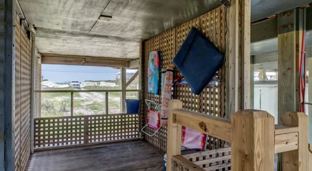 Saltaire - Pet Friendly! Amazing Wrap Around Porch - Steps From The Bay And A Short Walk To The Gulf 3 Bedroom Home by RedAwning, Boek Hotel Dauphin Island Alabama