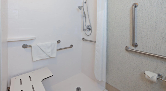 Четырёхместный люкс Holiday Inn Express Hotel & Suites San Diego-Escondido by IHG