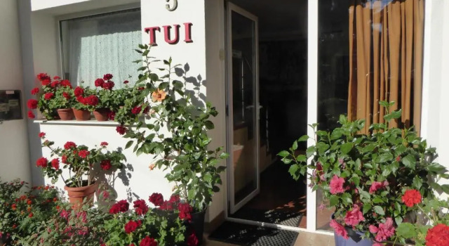 Pension Tui, Забронировать Отель Отели Синая с парковкой, рядом с Замок Пелеш, Парковка