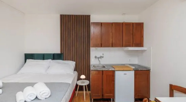 Serene Studio Escape in Malinska with Modern Comforts, Prenota Hotel Malinska 