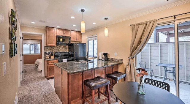 Апартаменты Condo w/ Patio & Pool Access in Greenwood Village