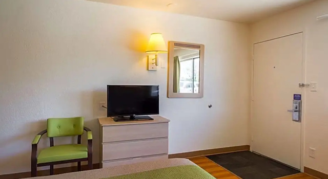 Номер Standard Motel 6-Pueblo, CO - I-25