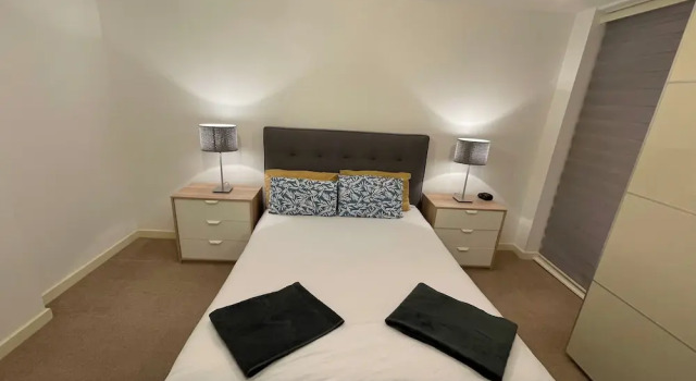 2 Bed-sleeps4-parking-balcony-nearcitycentre, Забронировать Отель Бизнес-отели Англии, 4* 5*