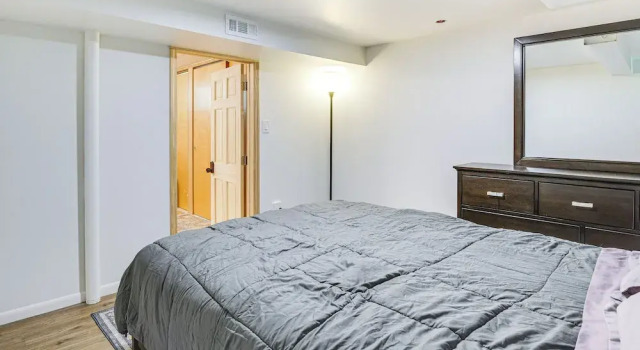 Pet-friendly Abode, 2 Mi to Dtwn Evanston!, Забронировать Отель Отели Иллинойс 3 звезды, 3*